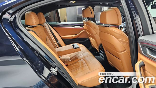 BMW 5 Series (G30) 520i M Sport 2022 — фото 11