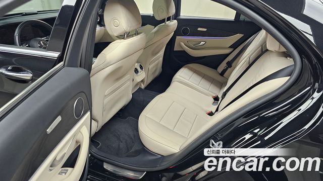 Mercedes-Benz E-Class (W213) E250 AMG Line 2023 — фото 11