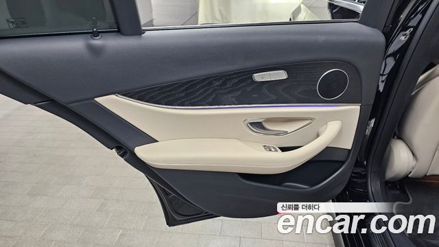 Mercedes-Benz E-Class (W213) E250 AMG Line 2023 — фото 25