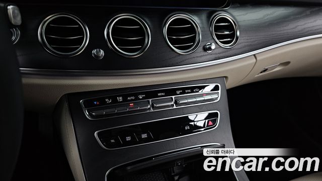 Mercedes-Benz E-Class (W213) E250 AMG Line 2023 — фото 32