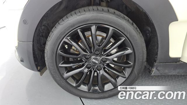 MINI Cooper Clubman Classic Plus Lite 2nd 2022 — фото 5