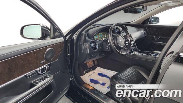 Jaguar XJ 3.0D XJ50 LWB X351 2019 — фото 10