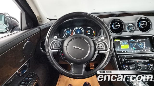 Jaguar XJ 3.0D XJ50 LWB X351 2019 — фото 13