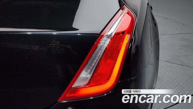Jaguar XJ 3.0D XJ50 LWB X351 2019 — фото 23