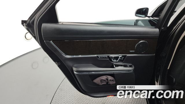 Jaguar XJ 3.0D XJ50 LWB X351 2019 — фото 25