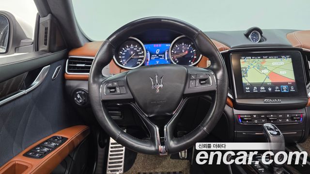 Maserati Ghibli 3.0S Q4 GranLusso 3rd 2020 — фото 14