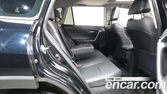 Toyota RAV4 (V) 2.5 2WD Hybrid XLE 2024 — фото 15