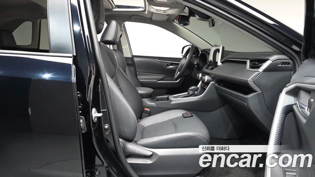 Toyota RAV4 (V) 2.5 2WD Hybrid XLE 2024 — фото 32