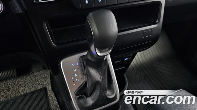Hyundai Staria disability support car 2022 — фото 9
