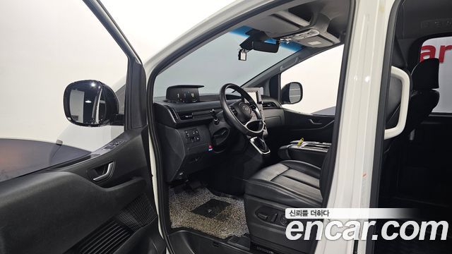 Hyundai Staria disability support car 2022 — фото 10