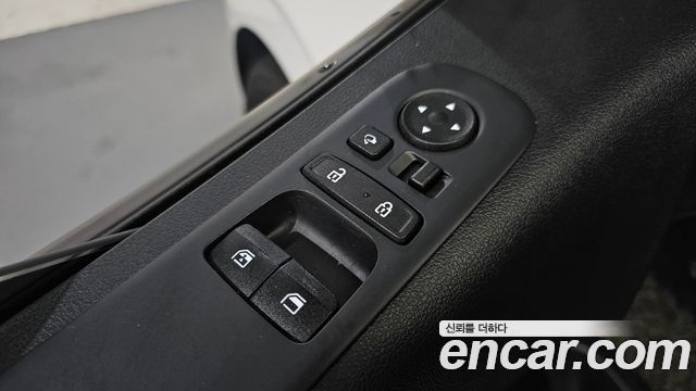 Hyundai Staria disability support car 2022 — фото 28