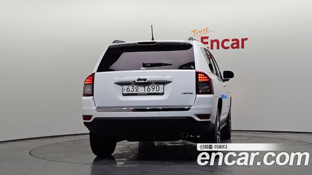 Jeep Compass 2.4 Limited 1st 2014 — фото 4