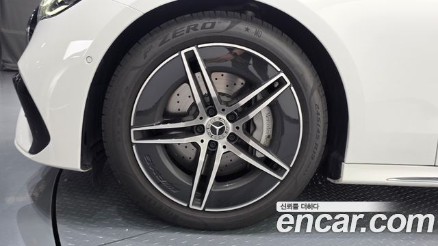 Mercedes-Benz E-Class (W214) E300 4MATIC AMG Line 2026 — фото 5