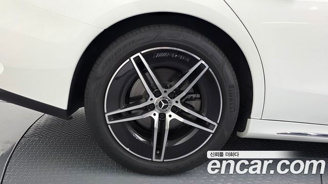 Mercedes-Benz E-Class (W214) E300 4MATIC AMG Line 2026 — фото 27