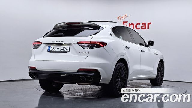 Maserati Levante 3.0 AWD Modena 2022 — фото 2