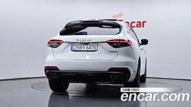 Maserati Levante 3.0 AWD Modena 2022 — фото 4
