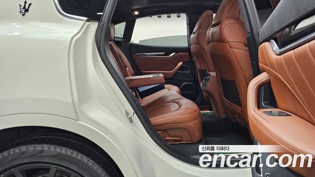 Maserati Levante 3.0 AWD Modena 2022 — фото 15