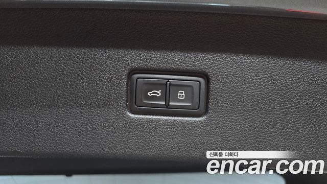 Audi Q8 (4M) 55 TFSI Quattro Premium 2021 — фото 17