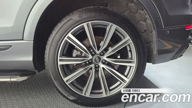 Audi Q8 (4M) 55 TFSI Quattro Premium 2021 — фото 21