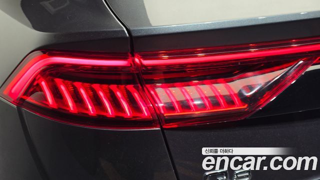 Audi Q8 (4M) 55 TFSI Quattro Premium 2021 — фото 23
