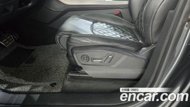 Audi Q8 (4M) 55 TFSI Quattro Premium 2021 — фото 34