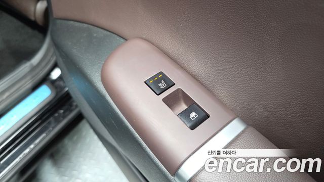 Hyundai Grandeur (GN7) 2,5 Gasoline 2WD Exclusive 2023 — фото 18