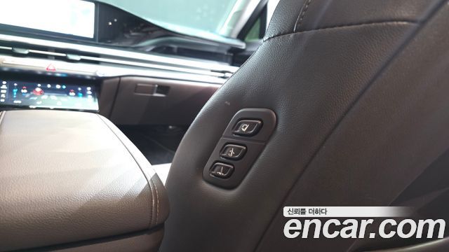 Hyundai Grandeur (GN7) 2,5 Gasoline 2WD Exclusive 2023 — фото 38
