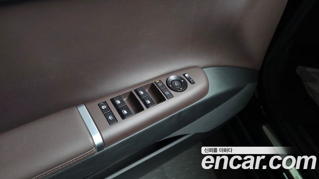 Hyundai Grandeur (GN7) 2,5 Gasoline 2WD Exclusive 2023 — фото 40