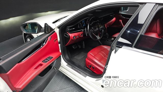 Maserati Quattroporte S Q4 3.0 V6 Gransport 2018 — фото 10
