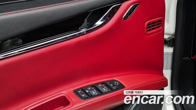 Maserati Quattroporte S Q4 3.0 V6 Gransport 2018 — фото 24