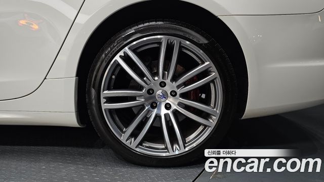 Maserati Quattroporte S Q4 3.0 V6 Gransport 2018 — фото 27