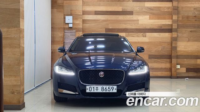 Jaguar XF (X260) 20d Portfolio AWD 2017 — фото 3