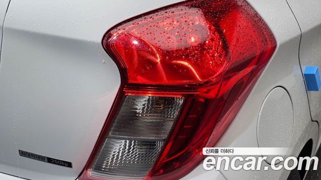 Chevrolet Spark Van 2019 — фото 23