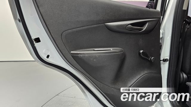 Chevrolet Spark Van 2019 — фото 25