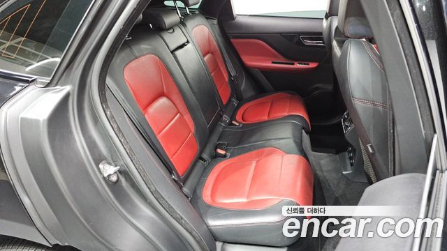 Jaguar F-PACE 20d R-Sport 2018 — фото 11