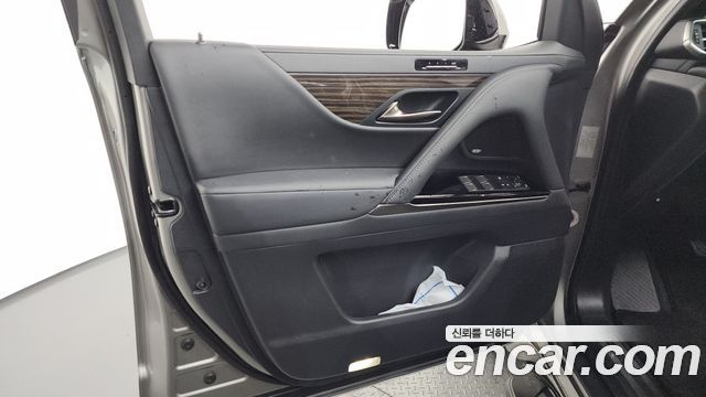 Lexus LX (IV) 700h Luxury 2025 — фото 24