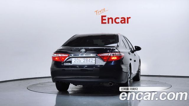 Toyota Camry 2.5 XLE 2015 — фото 4