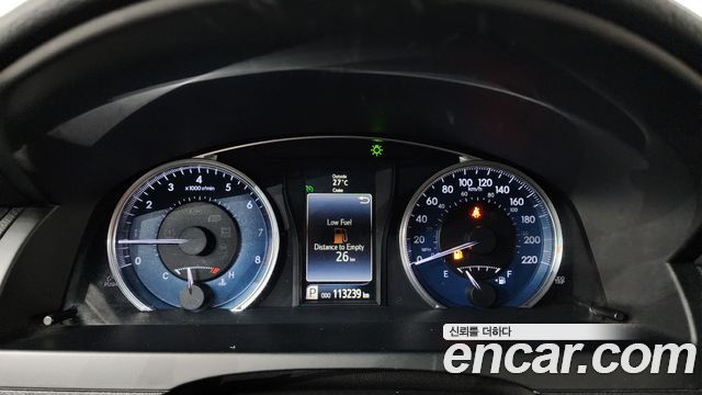 Toyota Camry 2.5 XLE 2015 — фото 8