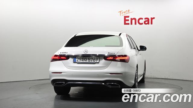 Mercedes-Benz E-Class (W213) E220d 4MATIC AMG Line 2021 — фото 4