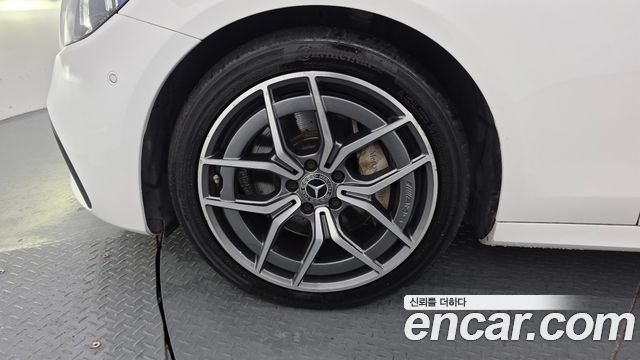 Mercedes-Benz E-Class (W213) E220d 4MATIC AMG Line 2021 — фото 5