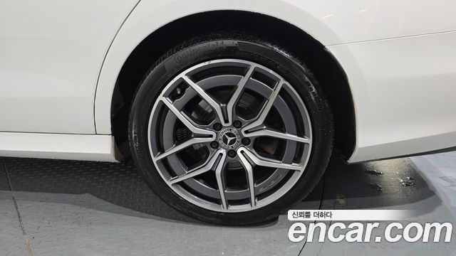 Mercedes-Benz E-Class (W213) E220d 4MATIC AMG Line 2021 — фото 21