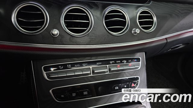 Mercedes-Benz E-Class (W213) E220d 4MATIC AMG Line 2021 — фото 28