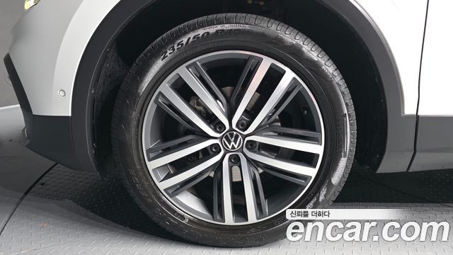Volkswagen Tiguan (II) 2.0 TDI 4Motion Prestige 2022 — фото 5