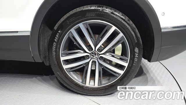 Volkswagen Tiguan (II) 2.0 TDI 4Motion Prestige 2022 — фото 21