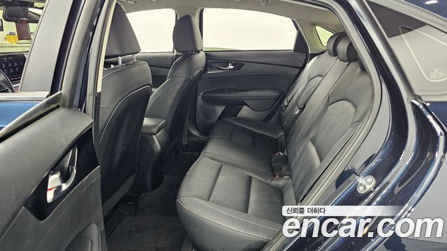 Kia K3 (II) 1.6 Prestige 2023 — фото 12