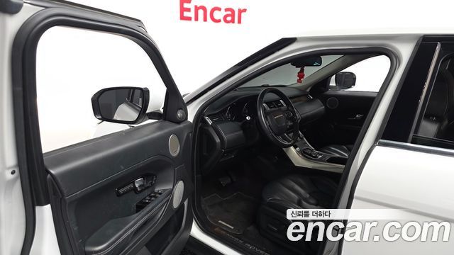 Land Rover Range Rover Evoque 2.0 Si4 Prestige 2013 — фото 10