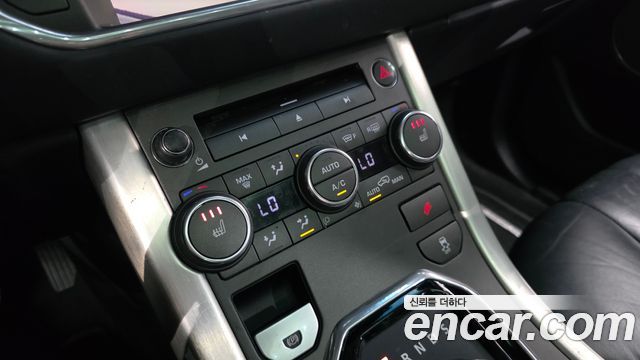 Land Rover Range Rover Evoque 2.0 Si4 Prestige 2013 — фото 16