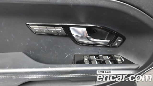 Land Rover Range Rover Evoque 2.0 Si4 Prestige 2013 — фото 18