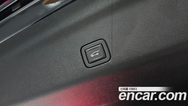 Cadillac Escalade (V) 6.2 ESV ESV Sports Platinum 2023 — фото 17