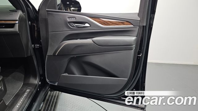 Cadillac Escalade (V) 6.2 ESV ESV Sports Platinum 2023 — фото 24